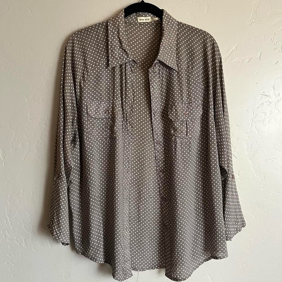 Blue Bird lightweight grey and white polka dot button up shirt - Picture 2 of 8
